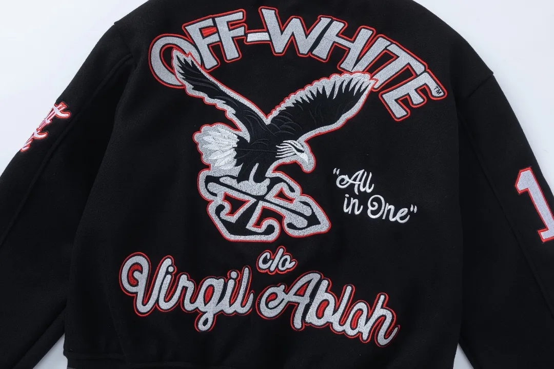 S61#P660, offwhite heavy-duty embroidered baseball jacket. The body is made of woolen fabric. Couple's jacket. Black size: S M L XL